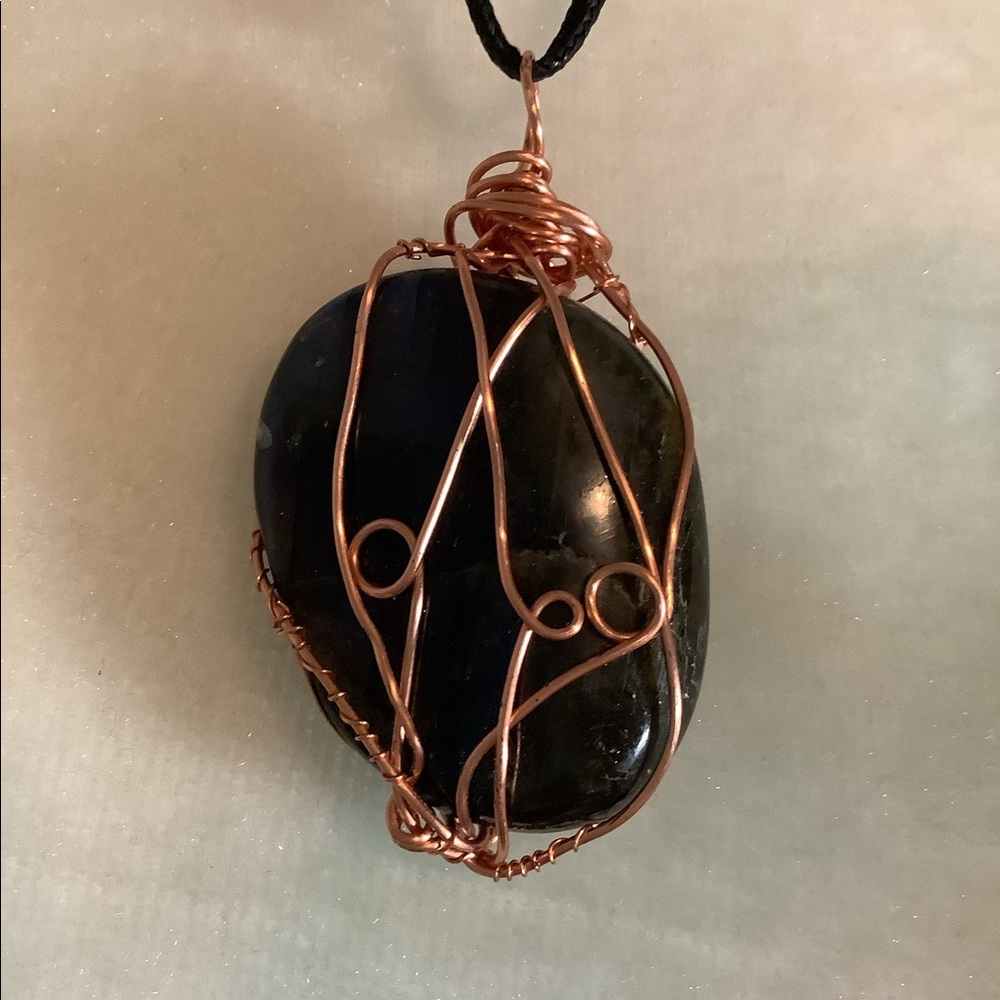 Labradorite Crystal Rope Neckline - Picture 9 of 10